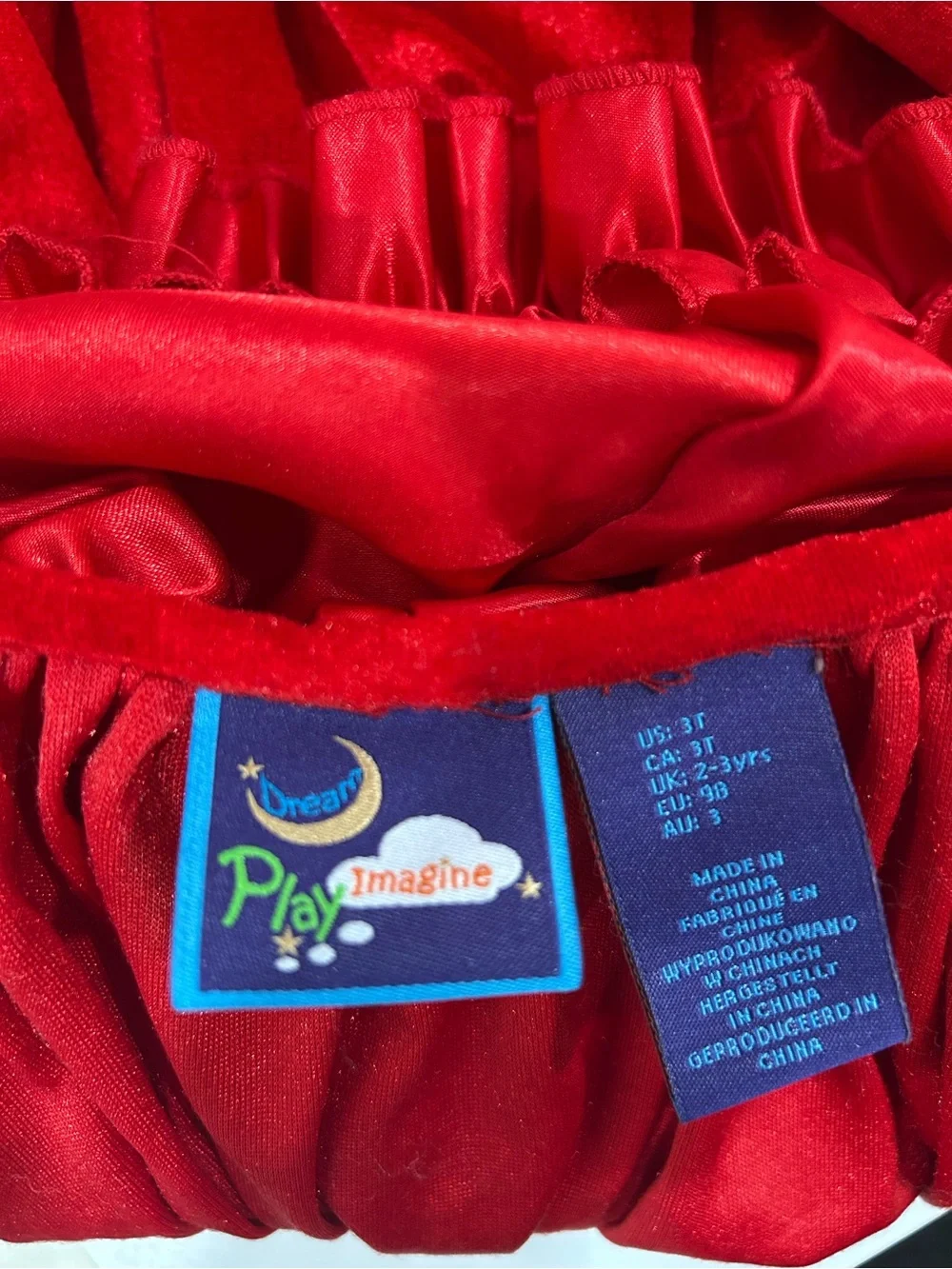 Dream Play Imagine luxurious red